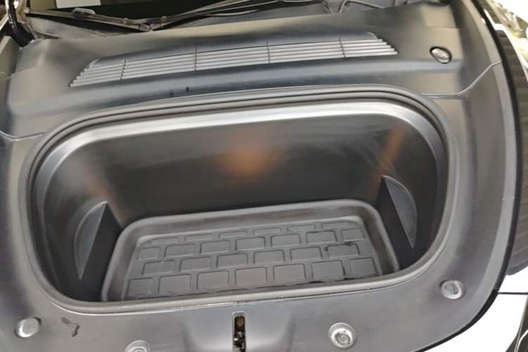 Used Tesla Model Y 2021 Standard Range Rear-Wheel Drive Version Engine Bay