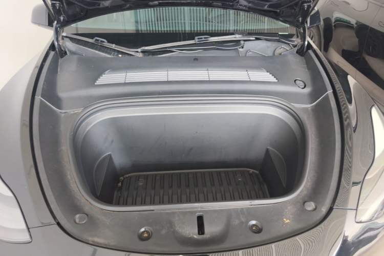 Used Tesla Model Y 2021 Standard Range Rear-Wheel Drive Version Engine Bay