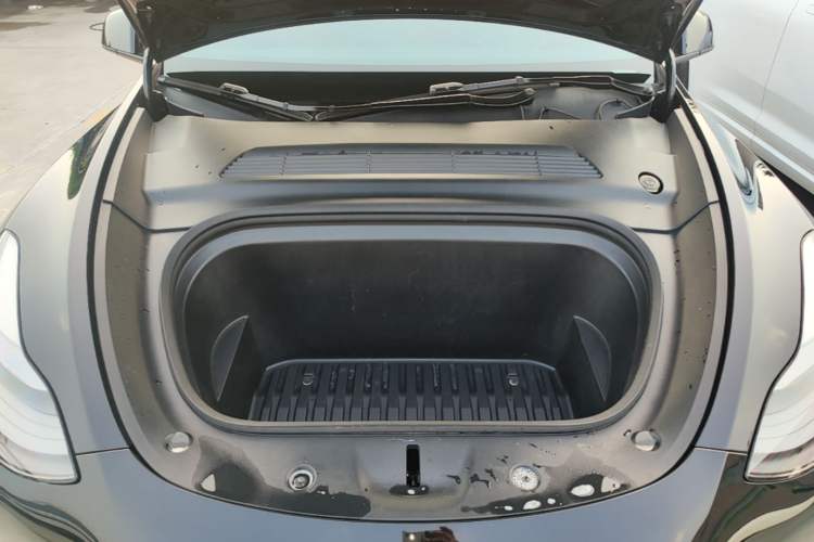 Used Tesla Model Y 2021 Standard Range Rear-Wheel Drive Version Engine Bay