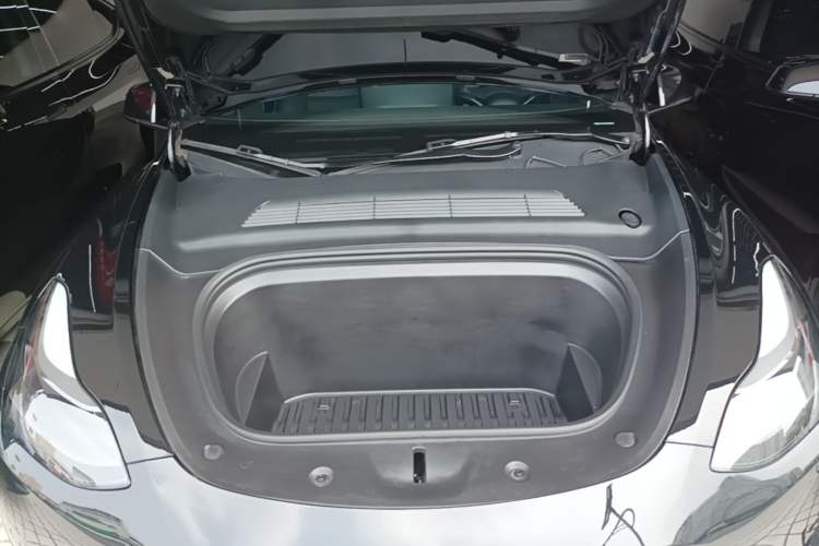 Used Tesla Model Y 2021 Standard Range Rear-Wheel Drive Version Engine Bay