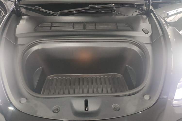 Used Tesla Model Y 2021 Performance High-Performance All-Wheel-Drive Version Engine Bay