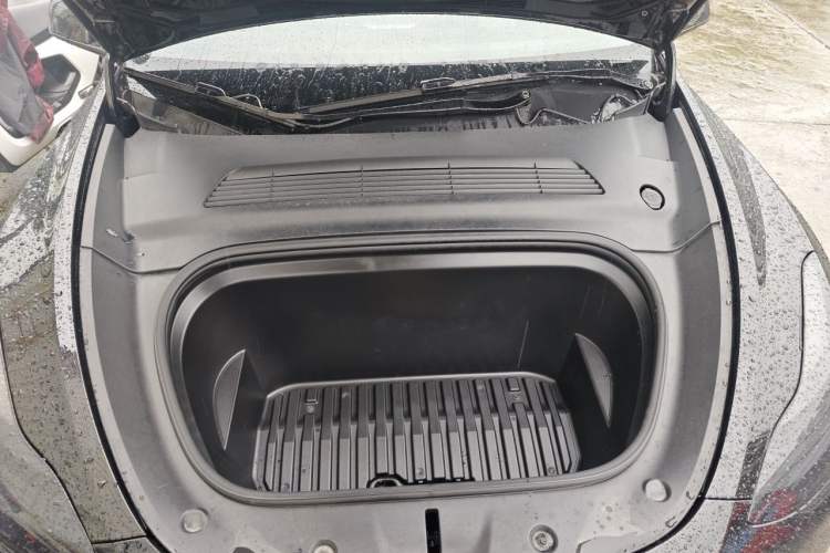 Used Tesla Model Y 2021 Standard Range Rear-Wheel Drive Version Engine Bay