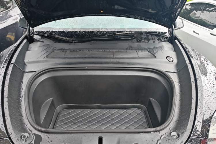 Used Tesla Model Y 2021 Standard Range Rear-Wheel Drive Version Engine Bay