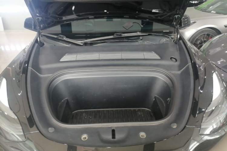 Used Tesla Model Y 2021 Performance High-Performance All-Wheel-Drive Version Engine Bay