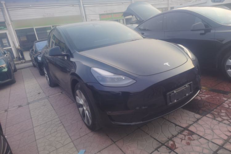 Used Tesla Model Y 2021 Long-Range All-Wheel-Drive Version 3D7 Exterior 1