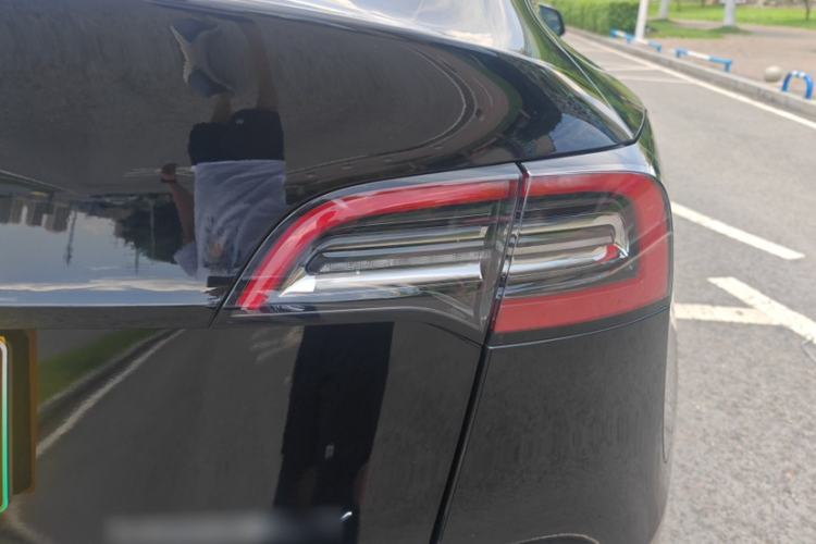 Used Tesla Model Y 2021 Standard Range Rear-Wheel Drive Version Exterior 1