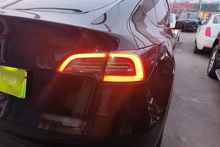 Used Tesla Model Y 2021 Standard Range Rear-Wheel Drive Version Exterior 1