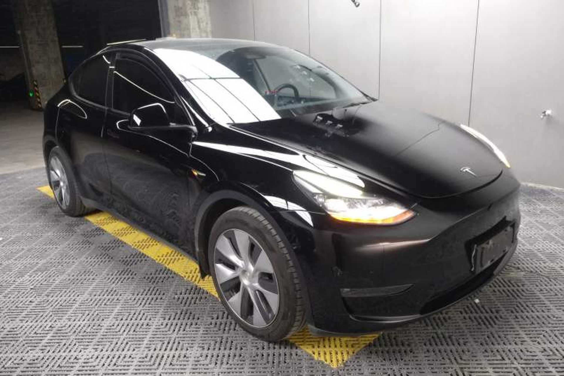 Used Tesla Model Y 2021 Standard Range Rear-Wheel Drive Version Exterior 1