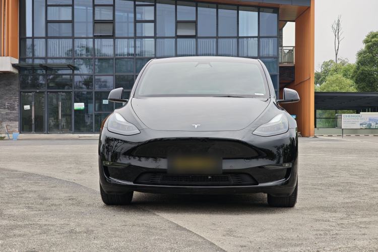 Used Tesla Model Y 2021 Long-Range All-Wheel-Drive Version 3D7 Exterior 1