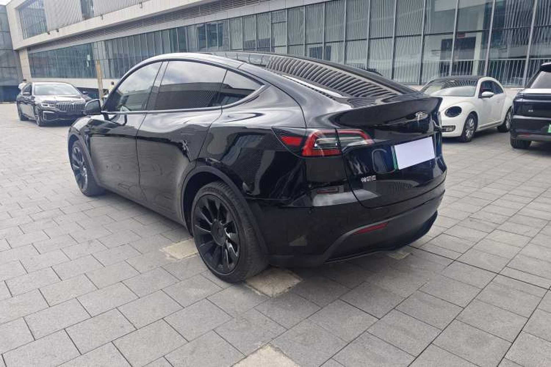 Used Tesla Model Y 2021 Long-Range All-Wheel-Drive Version 3D7 Exterior 11