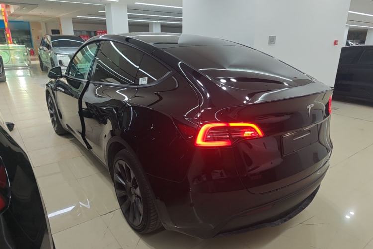 Used Tesla Model Y 2021 Standard Range Rear-Wheel Drive Version Exterior 2