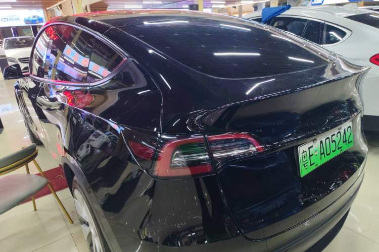 Used Tesla Model Y 2021 Standard Range Rear-Wheel Drive Version Exterior 2