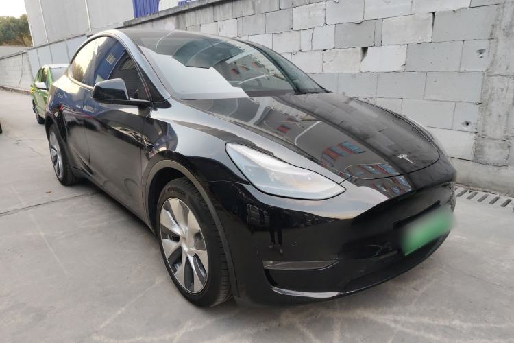 Used Tesla Model Y 2021 Long-Range All-Wheel-Drive Version 3D7 Exterior 2