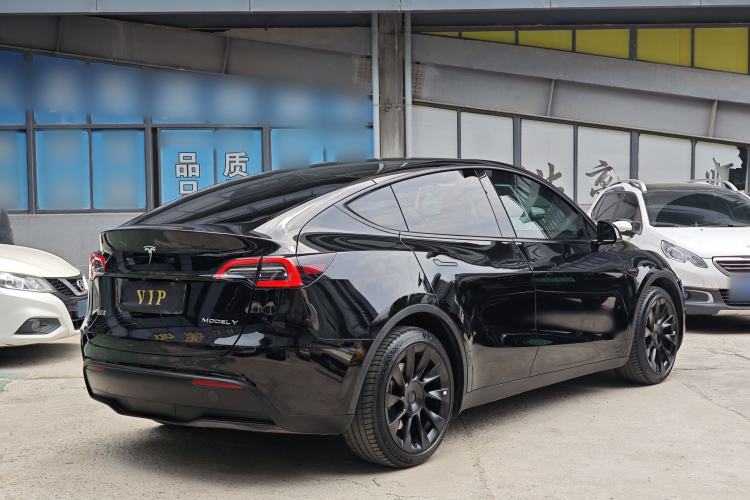 Used Tesla Model Y 2021 Standard Range Rear-Wheel Drive Version Exterior 2
