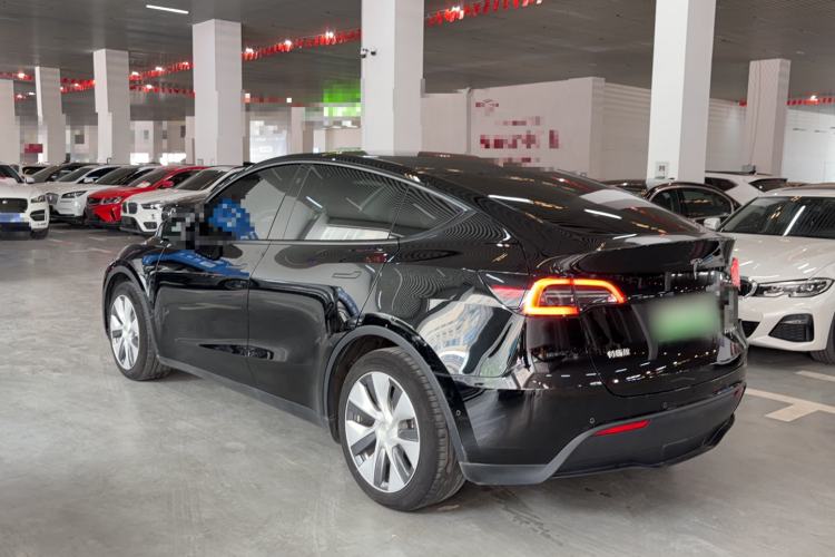 Used Tesla Model Y 2021 Standard Range Rear-Wheel Drive Version Exterior 2