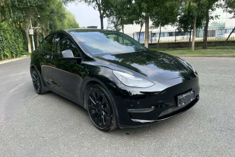 Used Tesla Model Y 2021 Long-Range All-Wheel-Drive Version Exterior 2