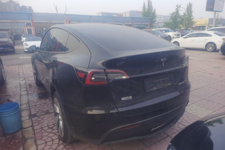 Used Tesla Model Y 2021 Long-Range All-Wheel-Drive Version 3D7 Exterior 2