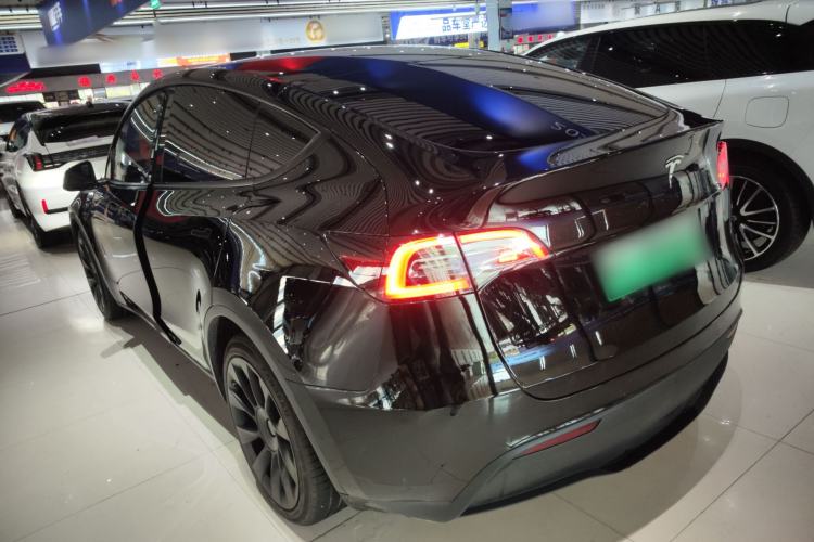 Used Tesla Model Y 2021 Standard Range Rear-Wheel Drive Version Exterior 2