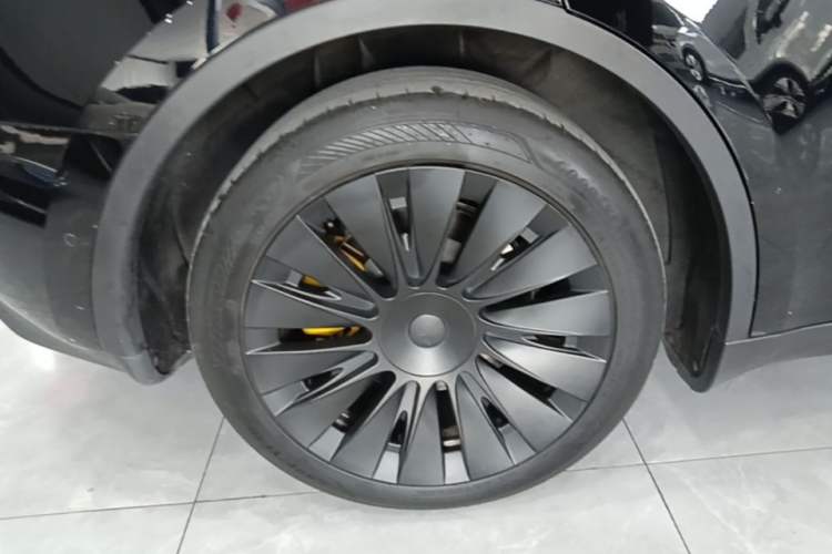 Used Tesla Model Y 2021 Standard Range Rear-Wheel Drive Version Exterior 2