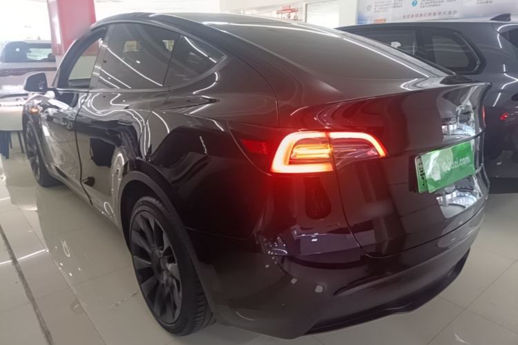 Used Tesla Model Y 2021 Standard Range Rear-Wheel Drive Version Exterior 2