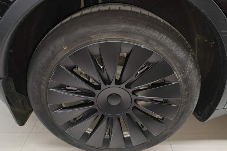 Used Tesla Model Y 2021 Standard Range Rear-Wheel Drive Version Exterior 2