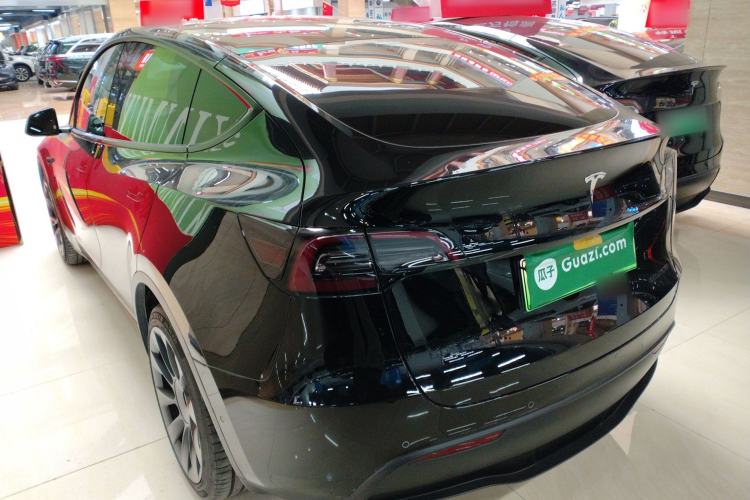 Used Tesla Model Y 2021 Long-Range All-Wheel-Drive Version Exterior 2