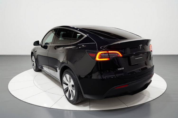 Used Tesla Model Y 2021 Standard Range Rear-Wheel Drive Version Exterior 2