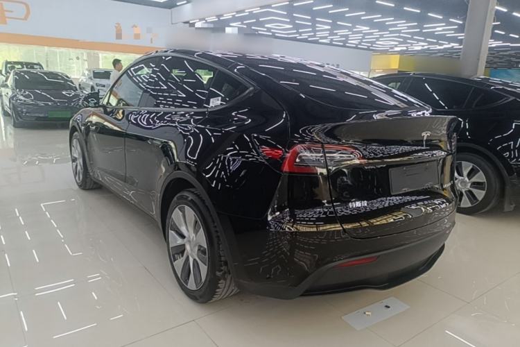 Used Tesla Model Y 2021 Standard Range Rear-Wheel Drive Version Exterior 2