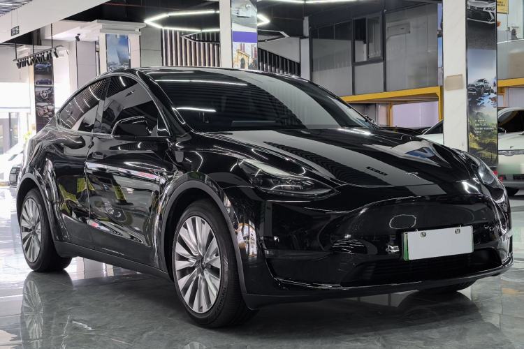 Used Tesla Model Y 2021 Long-Range All-Wheel-Drive Version 3D7 Exterior 2