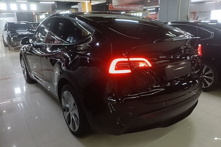 Used Tesla Model Y 2021 Standard Range Rear-Wheel Drive Version Exterior 2
