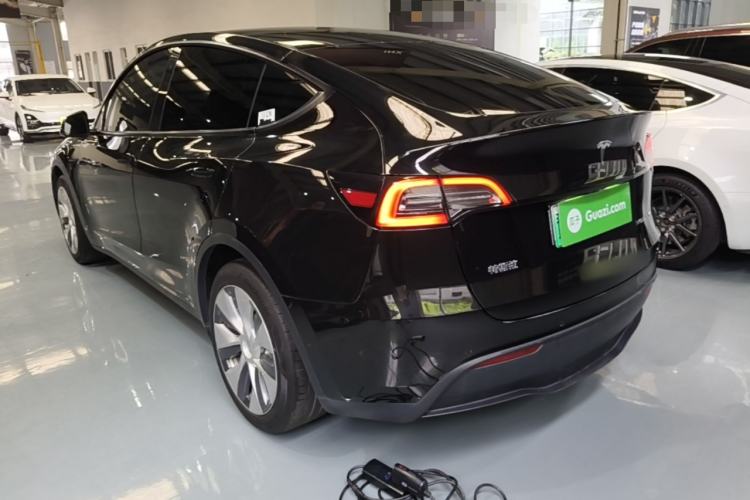 Used Tesla Model Y 2021 Standard Range Rear-Wheel Drive Version Exterior 2