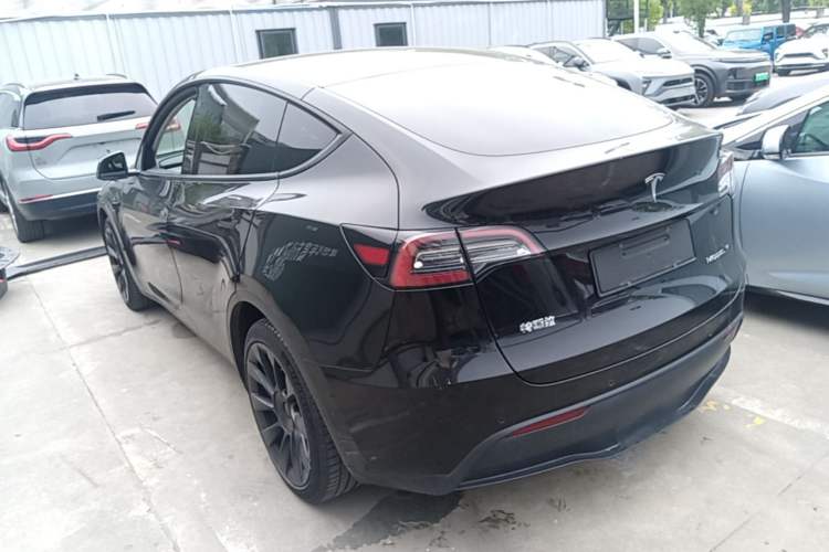Used Tesla Model Y 2021 Long-Range All-Wheel-Drive Version Exterior 2