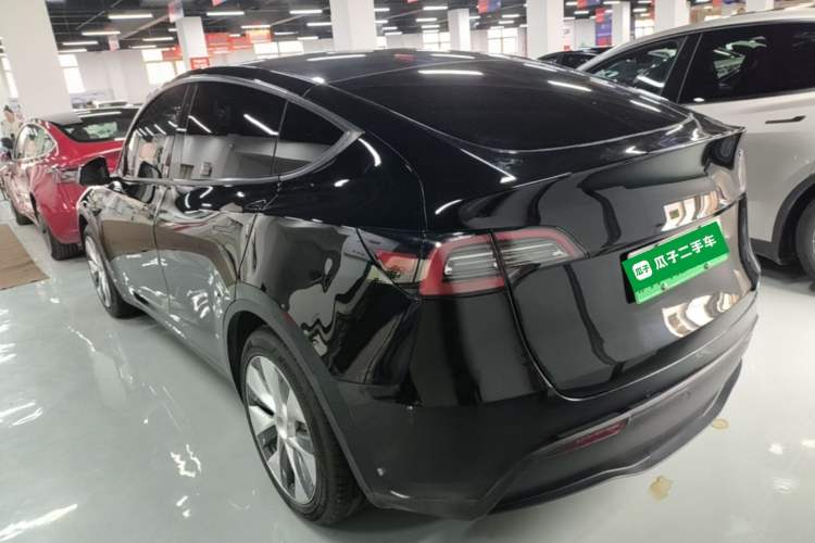 Used Tesla Model Y 2021 Standard Range Rear-Wheel Drive Version Exterior 2