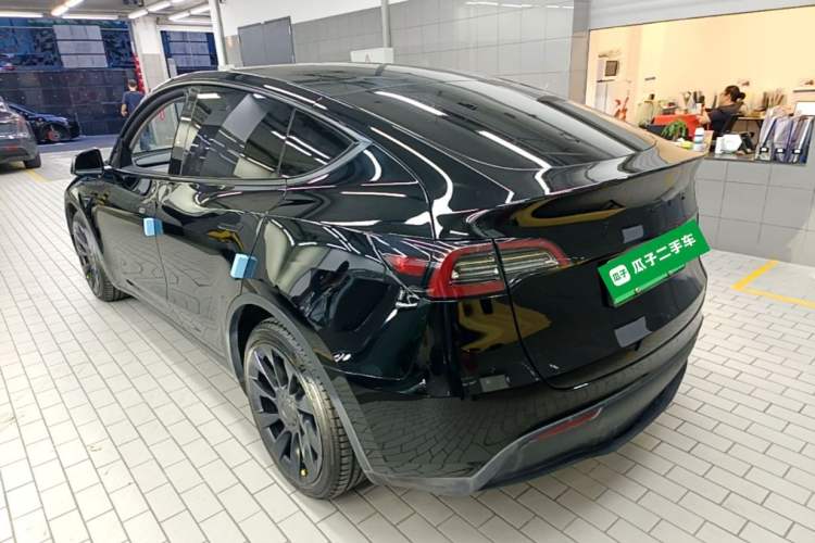 Used Tesla Model Y 2021 Long-Range All-Wheel-Drive Version Exterior 2