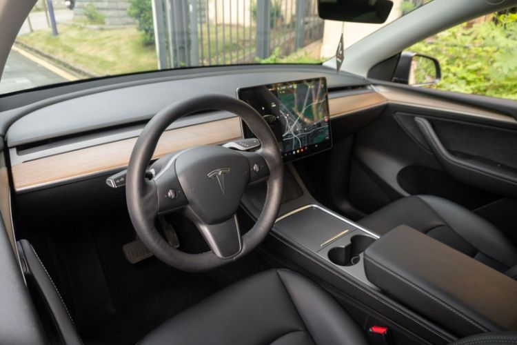 Used Tesla Model Y 2021 Standard Range Rear-Wheel Drive Version Exterior 2