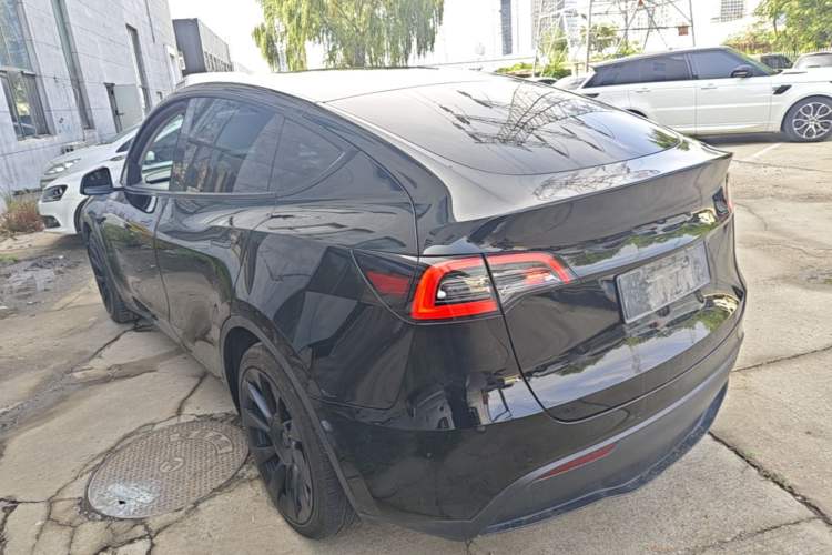Used Tesla Model Y 2021 Standard Range Rear-Wheel Drive Version Exterior 2