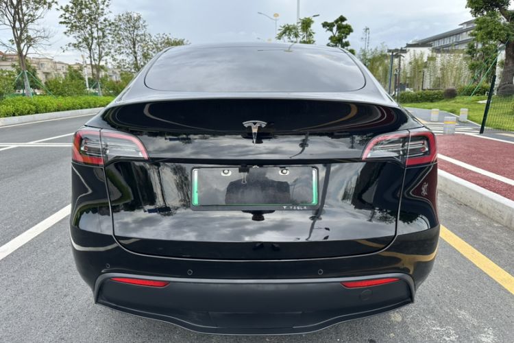 Used Tesla Model Y 2021 Standard Range Rear-Wheel Drive Version Exterior 2