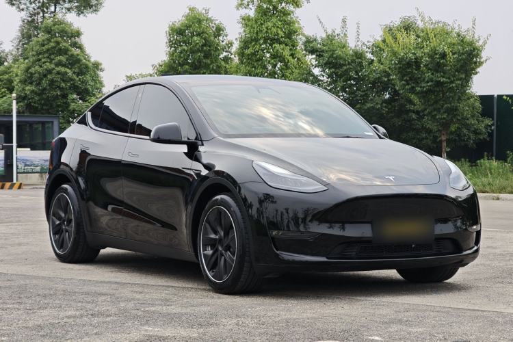 Used Tesla Model Y 2021 Long-Range All-Wheel-Drive Version 3D7 Exterior 2