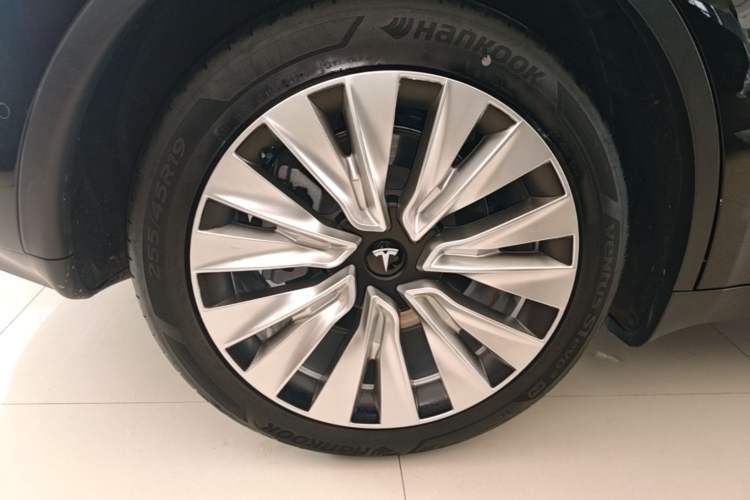 Used Tesla Model Y 2021 Revised Version 2 Long-Range All-Wheel-Drive Edition Exterior 2