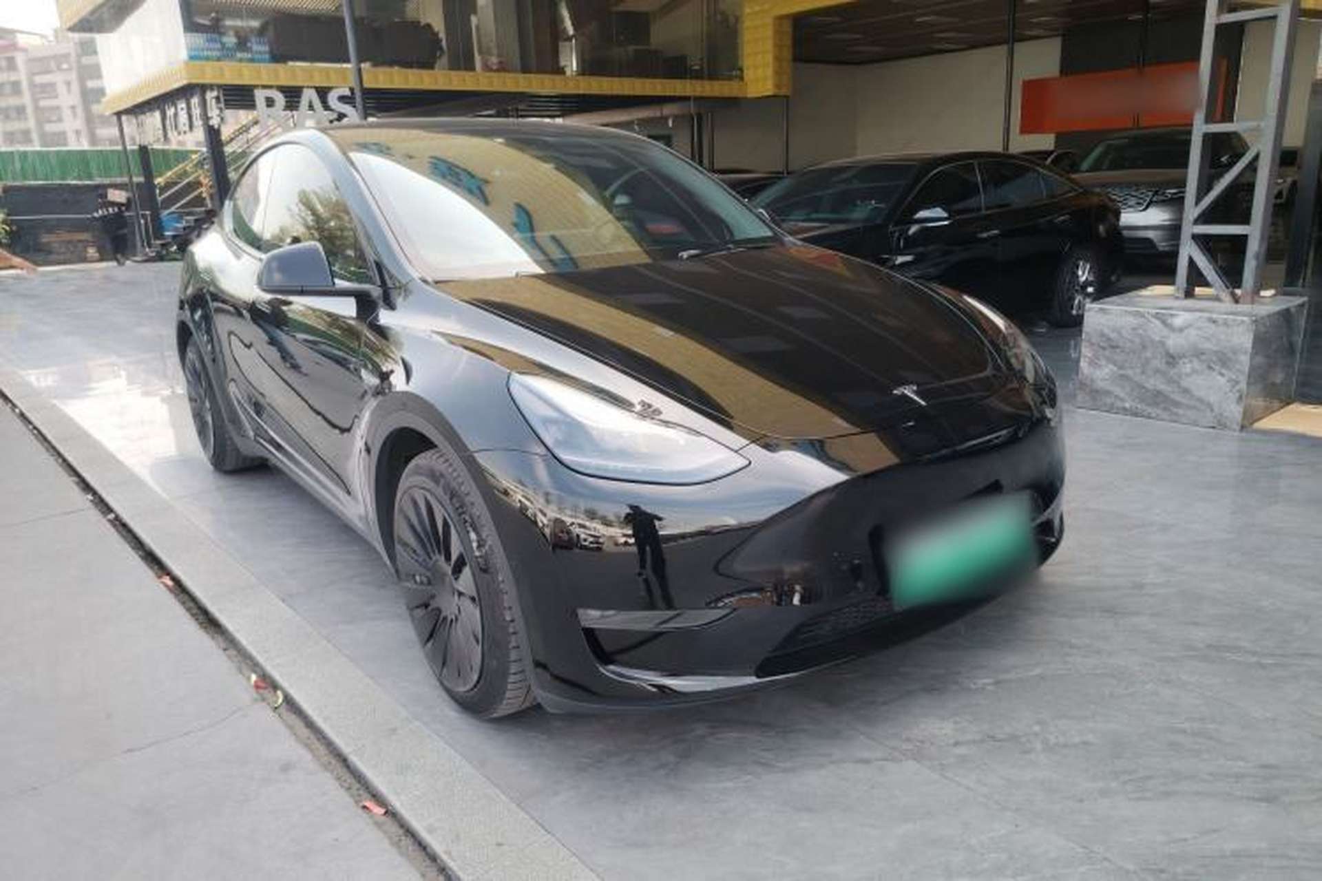 Used Tesla Model Y 2021 Standard Range Rear-Wheel Drive Version Exterior 2