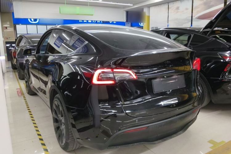 Used Tesla Model Y 2021 Standard Range Rear-Wheel Drive Version Exterior 2