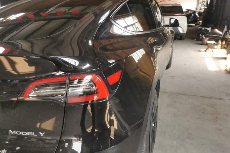 Used Tesla Model Y 2021 Standard Range Rear-Wheel Drive Version Exterior 3