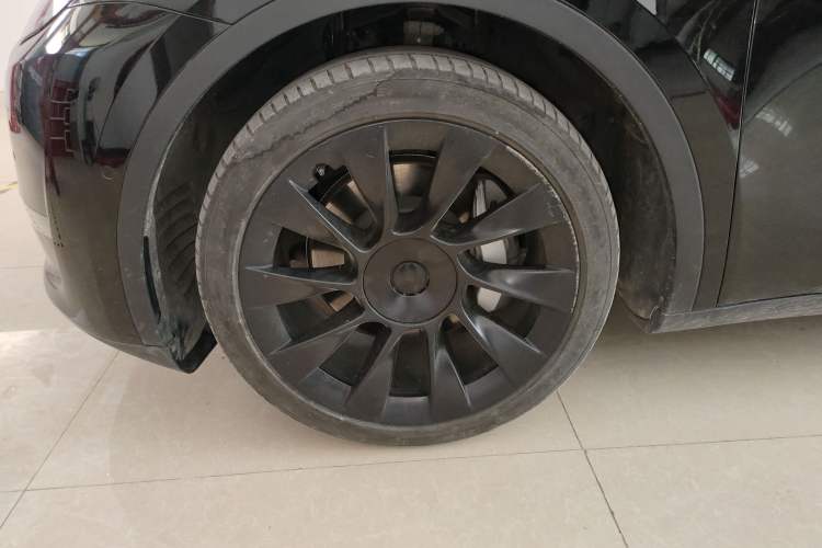 Used Tesla Model Y 2021 Long-Range All-Wheel-Drive Version 3D7 Exterior 3