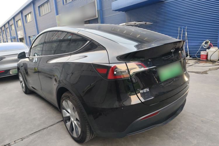 Used Tesla Model Y 2021 Long-Range All-Wheel-Drive Version 3D7 Exterior 3