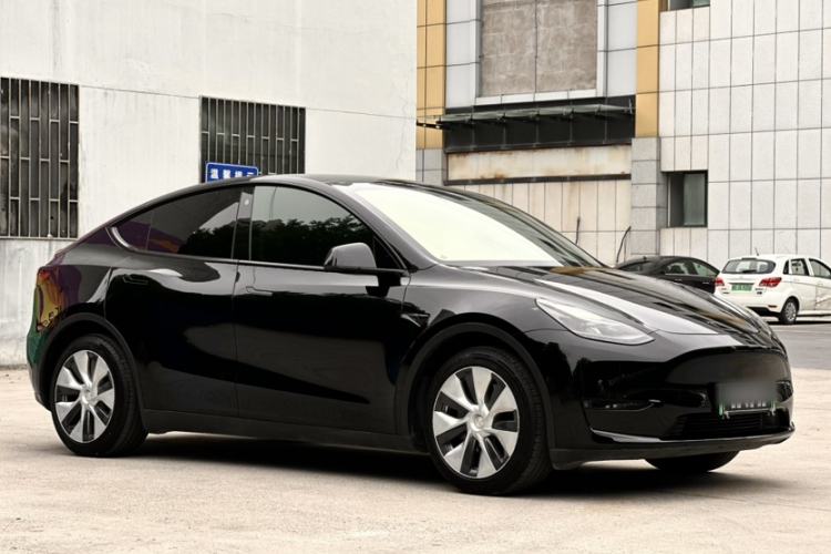 Used Tesla Model Y 2021 Long-Range All-Wheel-Drive Version 3D7 Exterior 3