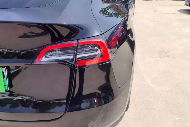 Used Tesla Model Y 2021 Standard Range Rear-Wheel Drive Version Exterior 3