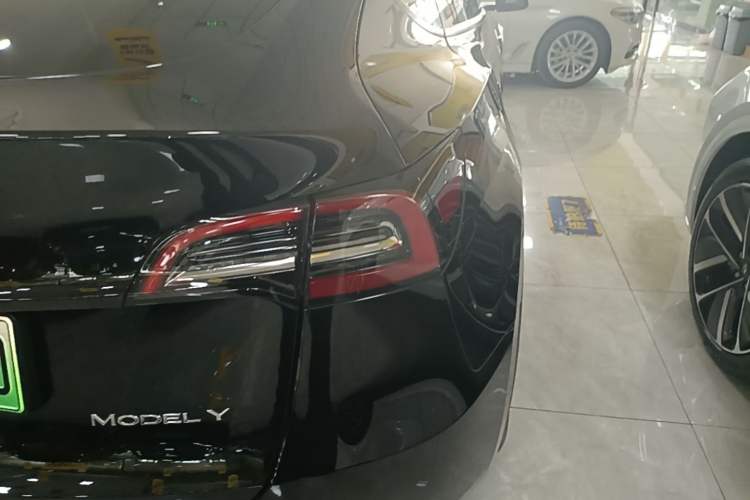 Used Tesla Model Y 2021 Standard Range Rear-Wheel Drive Version Exterior 3