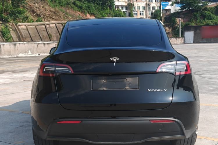 Used Tesla Model Y 2021 Standard Range Rear-Wheel Drive Version Exterior 3
