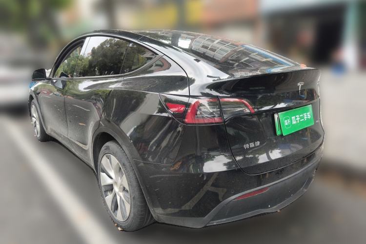Used Tesla Model Y 2021 Long-Range All-Wheel-Drive Version 3D7 Exterior 3