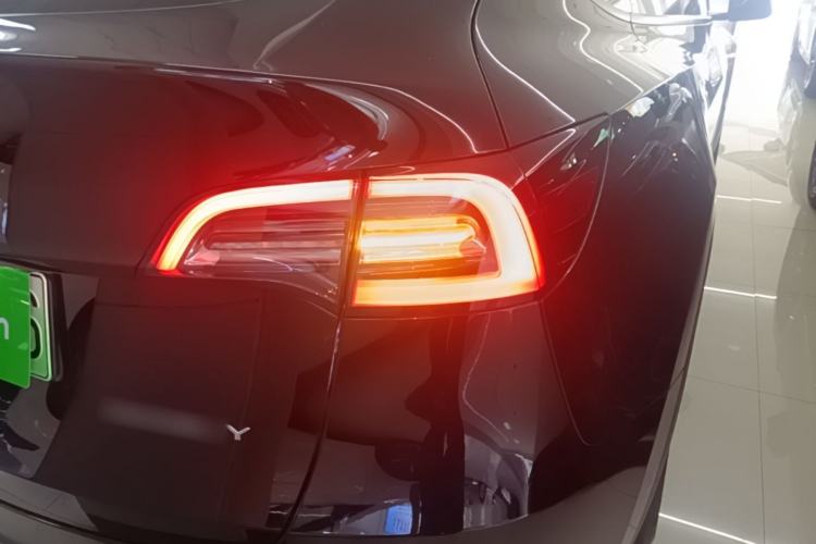 Used Tesla Model Y 2021 Standard Range Rear-Wheel Drive Version Exterior 3